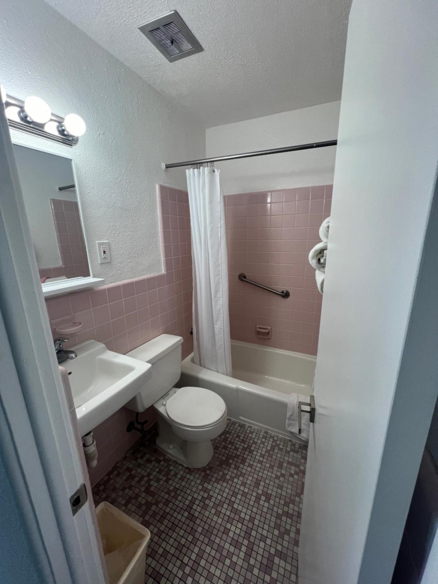 Ivanhoe Motel North Wildwood Bagian luar foto
